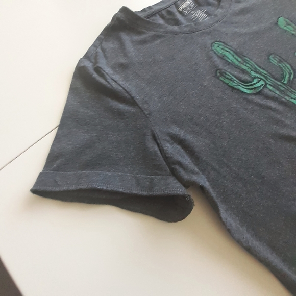 SOLD! Cactus "Can't Touch This" T-Shirt - Picture 4 of 4